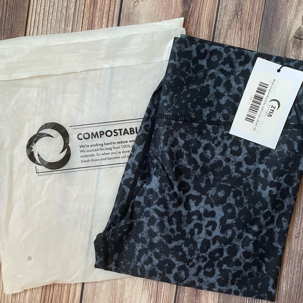ZYIA Stone leopard scrunchy light n luxe 7/8 leggings size 12 NWTB - Picture 2 of 9
